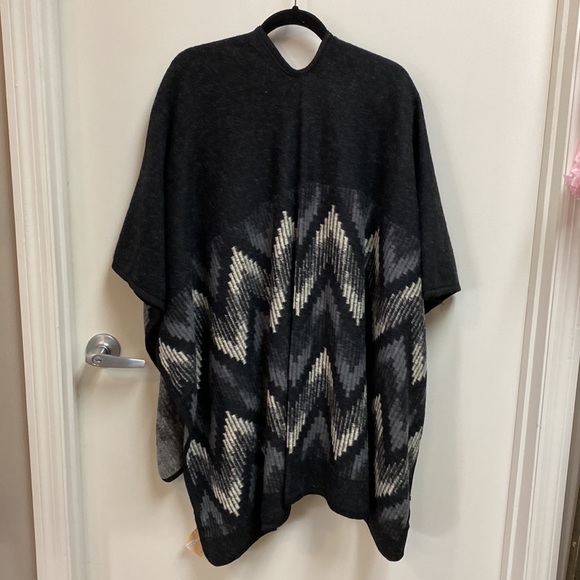Pull on cape like jacket. Multi color gray, black and cream. - Picture 2 of 3